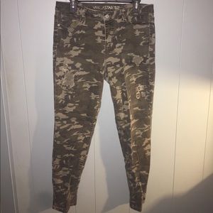 Camo skinny jeans